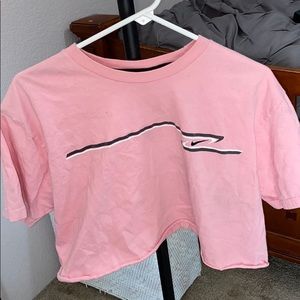 SUPER CUTE NIKE PINK CROP